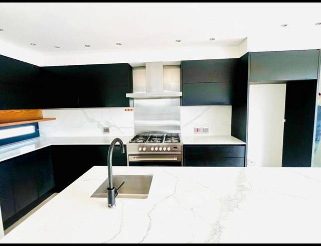 4 BEDROOM PROPERTY TO RENT IN CONSTANTIA